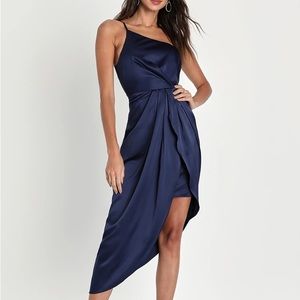 NWOT Lulus Asymmetrical one shoulder dress